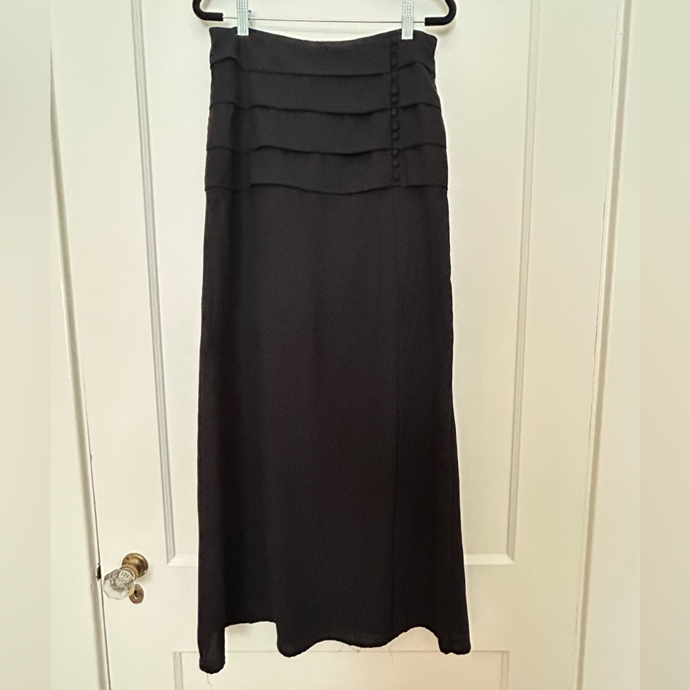 Button closure maxi skirt